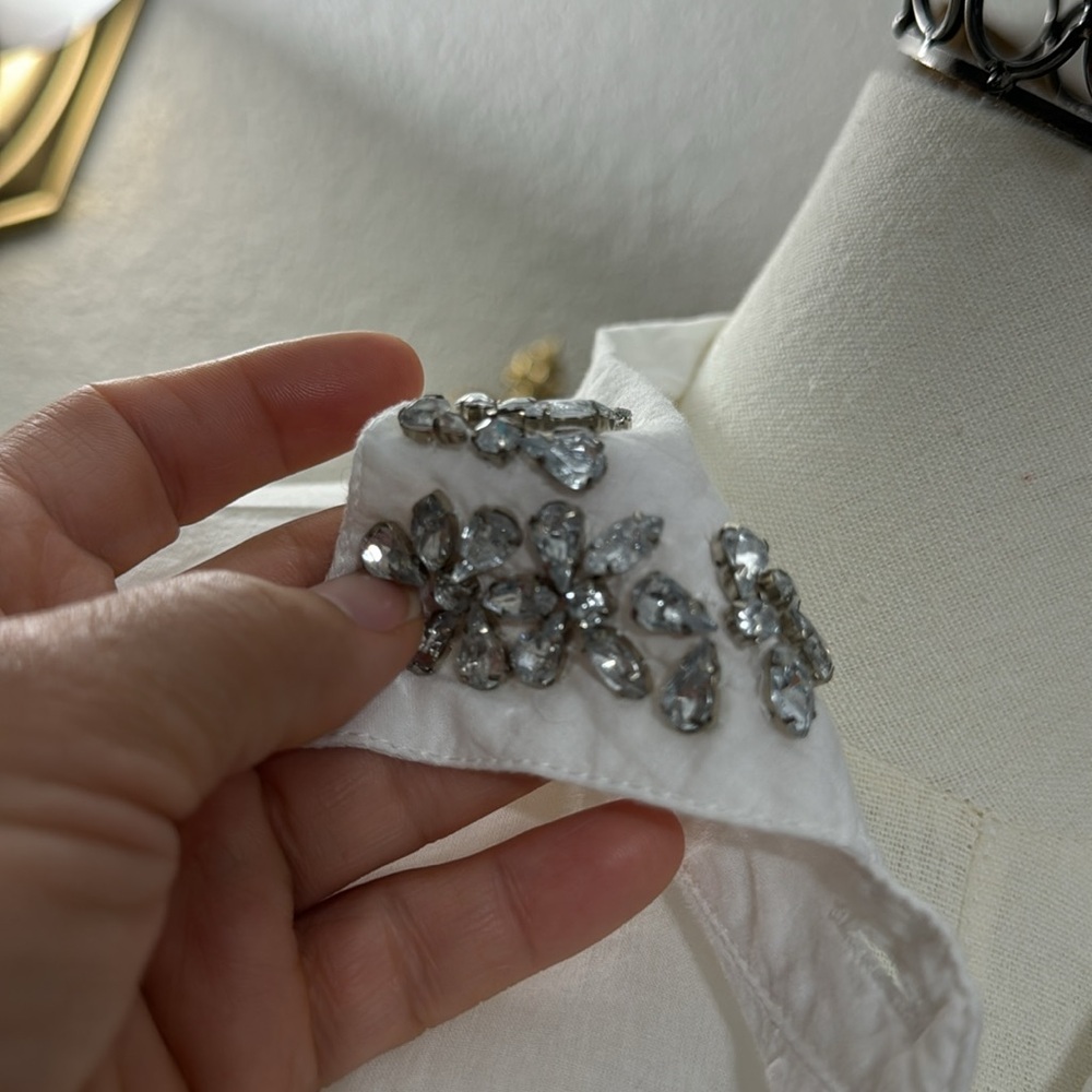 White Button Up Shirt Formal Embellishment Collared Women’s Size L Long Sleeve - Picture 12 of 12